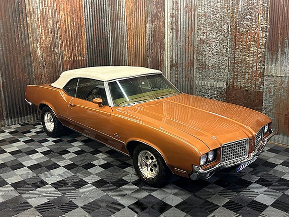 Oldsmobile Cutlass 2 of 30
