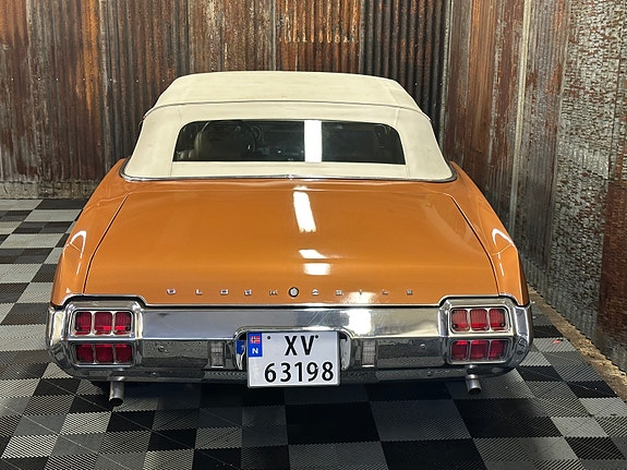 Oldsmobile Cutlass 19 of 30