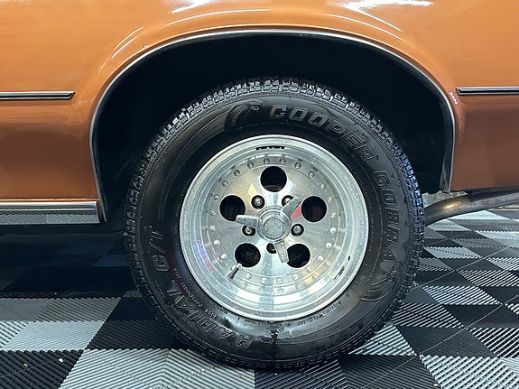 Oldsmobile Cutlass 17 of 30