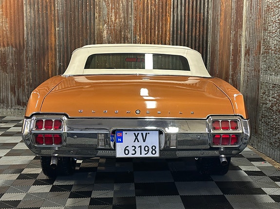 Oldsmobile Cutlass 18 of 30