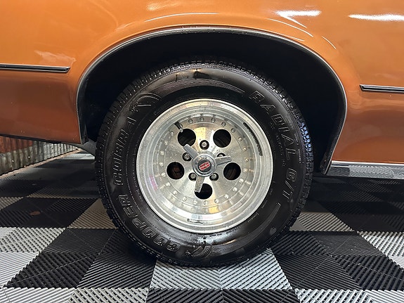 Oldsmobile Cutlass 7 of 30