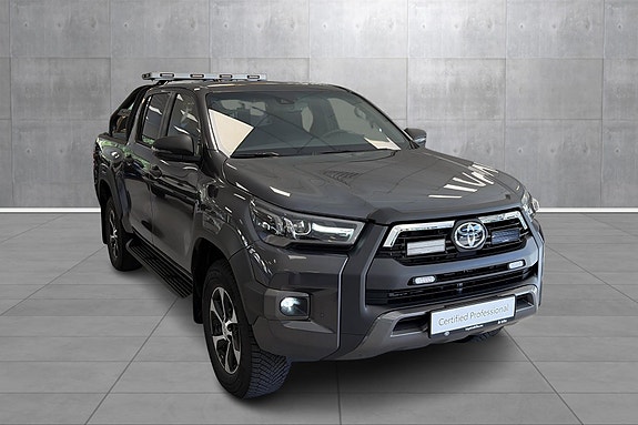 Toyota HiLux 8 of 17