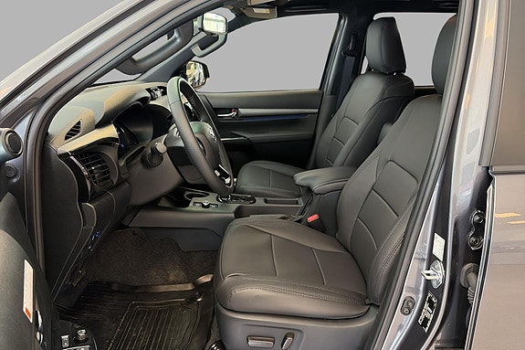 Toyota HiLux 10 of 17