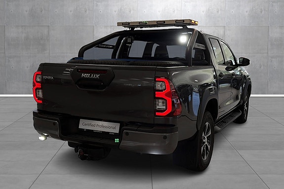 Toyota HiLux 6 of 17