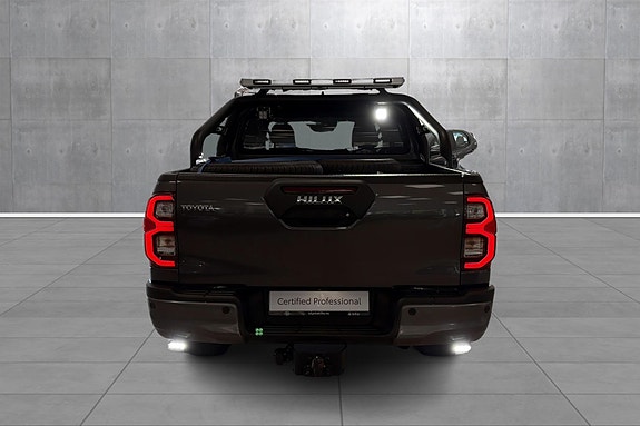 Toyota HiLux 5 of 17