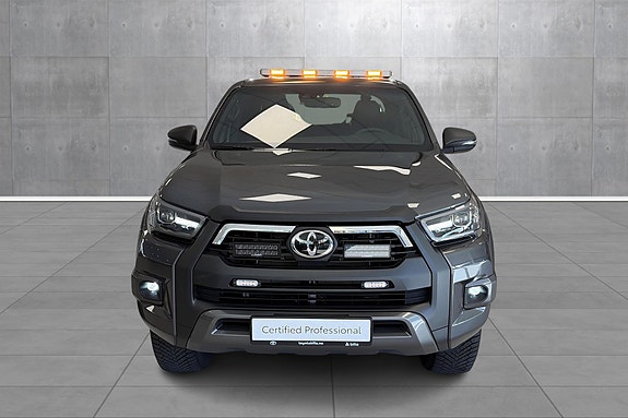 Toyota HiLux 9 of 17