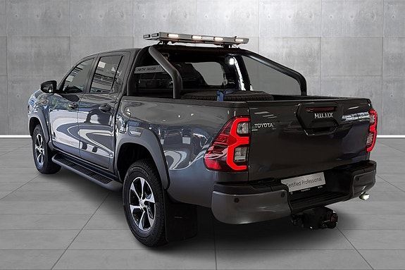Toyota HiLux 4 of 17