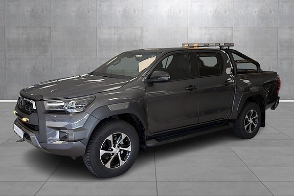 Toyota HiLux 2 of 17