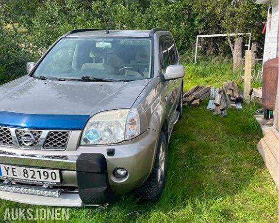 Nissan X-Trail 3 of 13