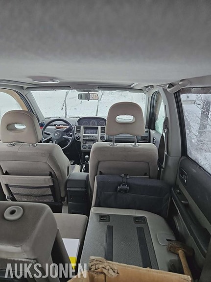 Nissan X-Trail 10 of 13