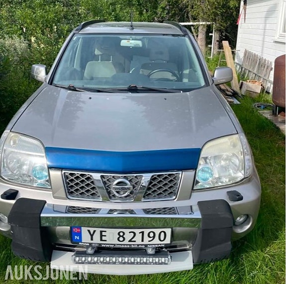 Nissan X-Trail 2 of 13