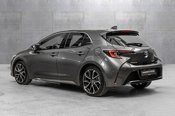 Toyota Corolla 3 of 5
