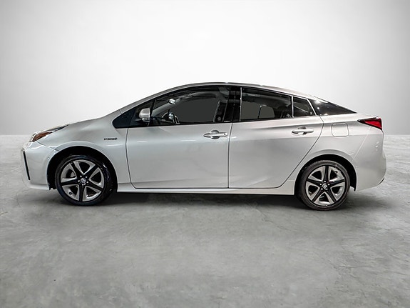 Toyota Prius 2 of 5