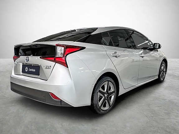 Toyota Prius 5 of 5