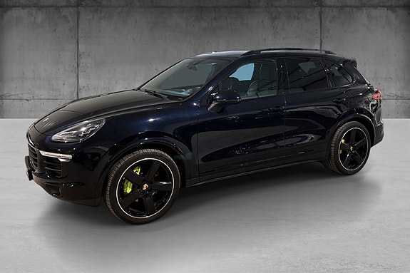 Porsche Cayenne 3 of 26