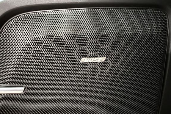 Porsche Cayenne 10 of 26