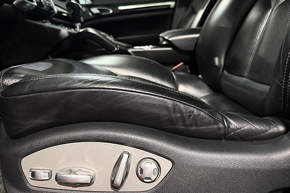 Porsche Cayenne 18 of 26