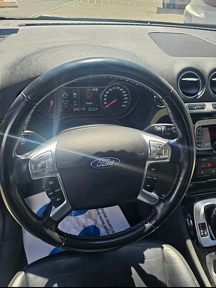 Ford S-MAX 11 of 16