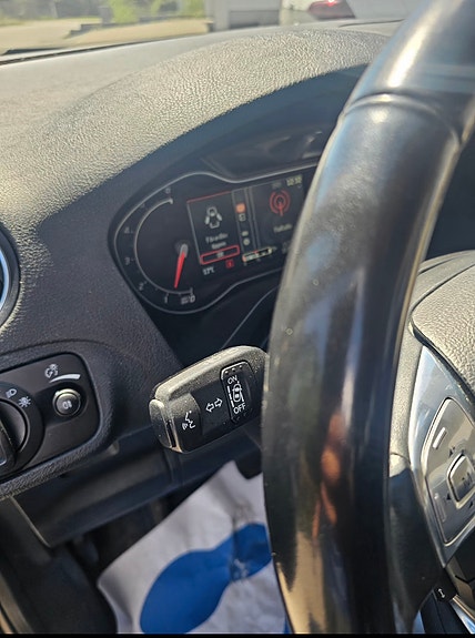 Ford S-MAX 9 of 16