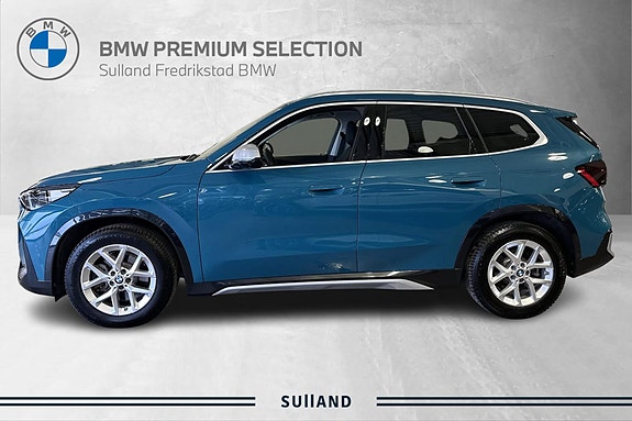 BMW iX1 3 of 5
