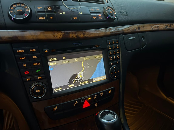 Mercedes-Benz E220 d 13 of 24