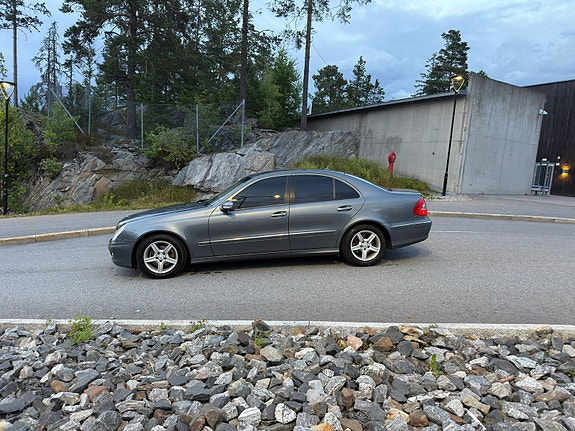 Mercedes-Benz E220 d 4 of 24