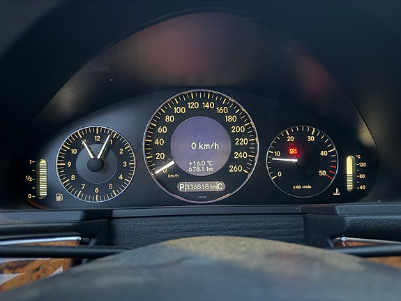 Mercedes-Benz E220 d 20 of 24