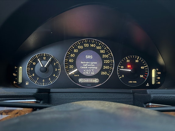 Mercedes-Benz E220 d 21 of 24