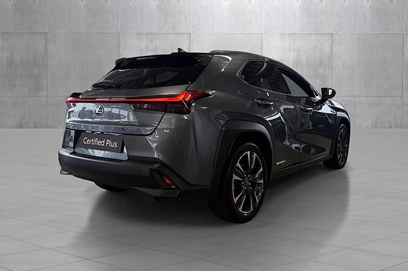 Lexus UX250h 5 of 5
