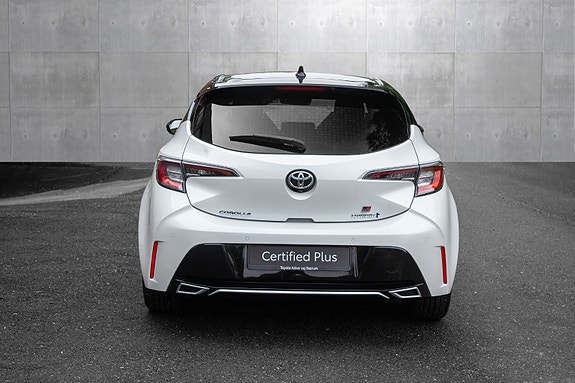 Toyota Corolla 3 of 5