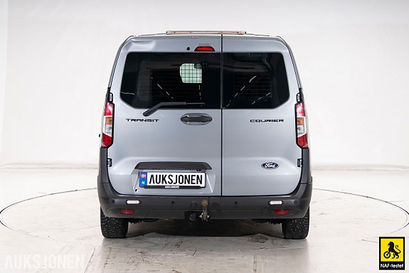 Ford Transit Courier 5 of 5