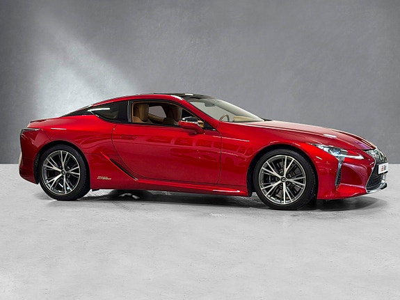 Lexus LC500h 2 of 5