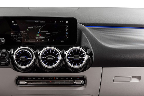Mercedes-Benz EQA300 15 of 30