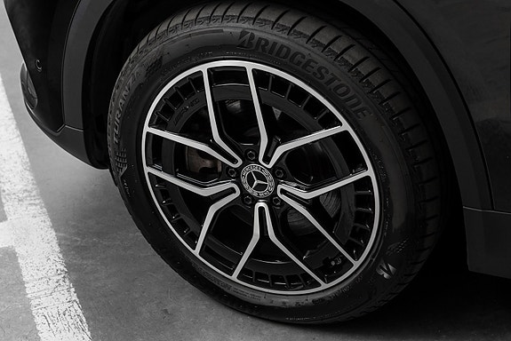 Mercedes-Benz EQA300 9 of 30