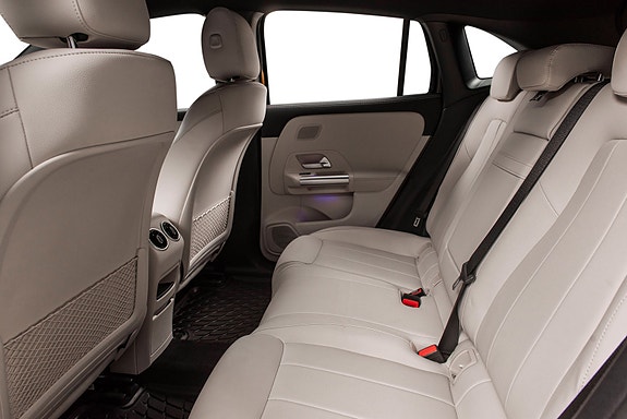 Mercedes-Benz EQA300 27 of 30