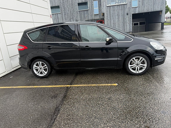 Ford S-MAX 3 of 12