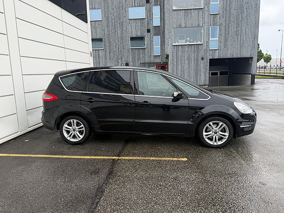 Ford S-MAX 2 of 12
