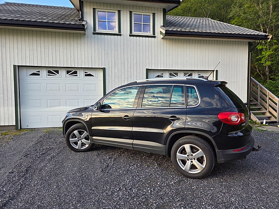 Volkswagen Tiguan 3 of 5