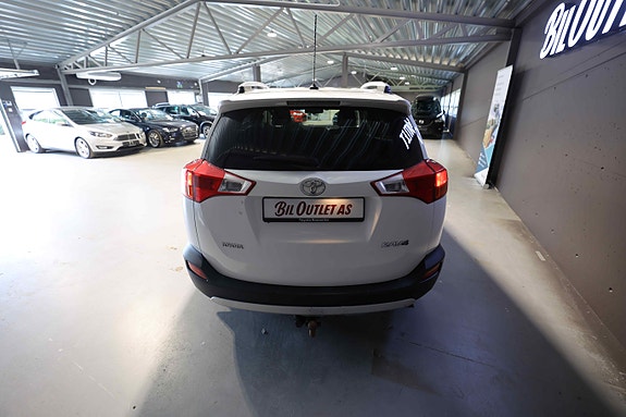 Toyota RAV4 4 of 5