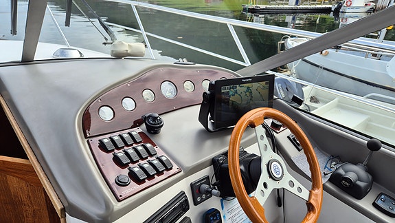 Viksund st.Cruz med Flybridge 10 of 17