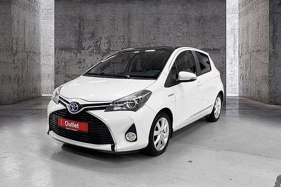 Toyota Yaris 2 of 5
