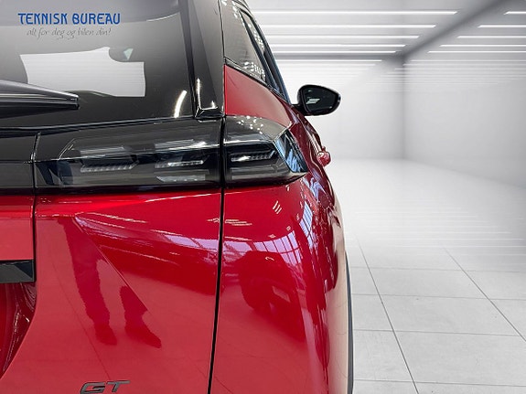 Peugeot e-2008 12 of 28