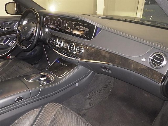 Mercedes-Benz S550 2 of 5