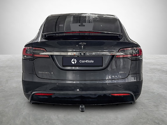 Tesla Model X 4 of 5