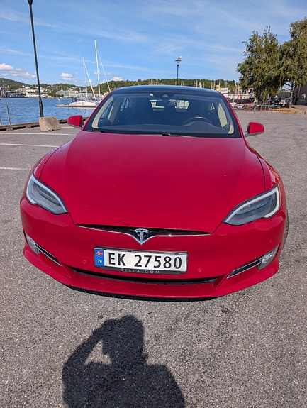 Tesla Model S 2 of 12