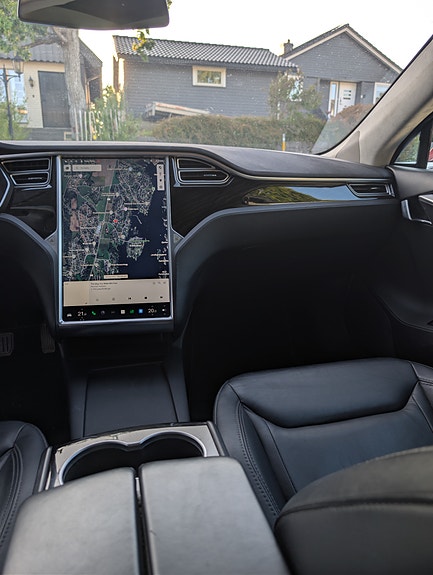 Tesla Model S 8 of 12