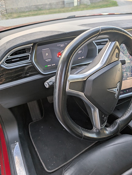 Tesla Model S 10 of 12