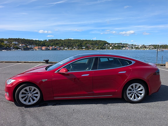 Tesla Model S 5 of 12