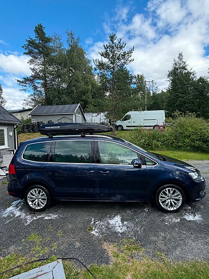 Volkswagen Sharan 3 of 5