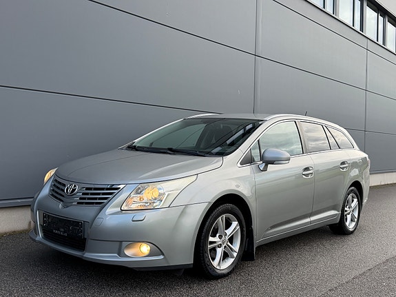 Toyota Avensis 3 of 5